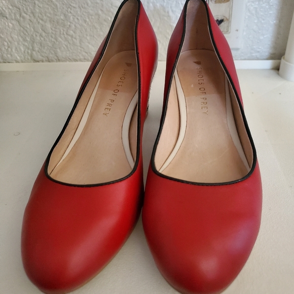 Classy red low heels - Picture 3 of 4
